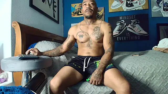 athephenomenal1 online show from November 26, 2025, 11:33 am