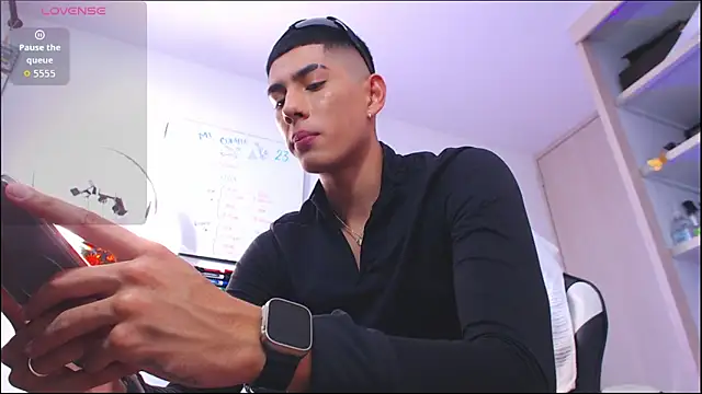 Valerio 20 online show from April 17, 2026, 9:51 pm