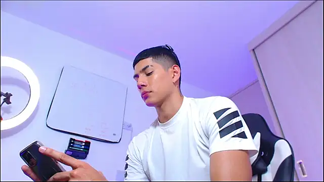 Valerio 20 online show from May 21, 2026, 10:17 pm
