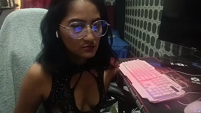 AdelinaMiran90 online show from December 13, 2025, 9:31 pm