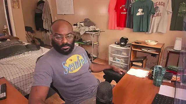 MrChuckDailyXXX online show from October 8, 2025, 5:21 pm