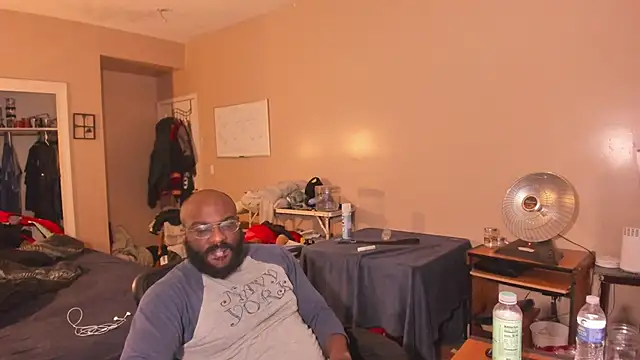 Snapshot of MrChuckDailyXXX chatting on February 25, 2026, 10:36 am MrChuckDailyXXX online show from February 25, 2026, 10:36 am