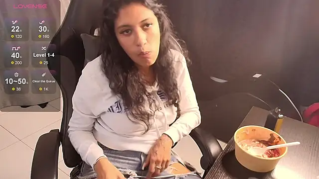 Meraky   online show from November 18, 2025, 9:30 pm