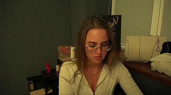 luxie milady online show from December 5, 2024, 5:17 pm