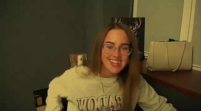 luxie milady online show from December 6, 2024, 1:11 pm