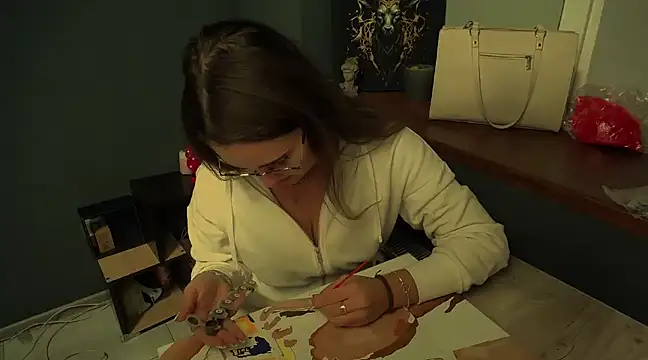 luxie milady online show from December 13, 2024, 12:06 pm