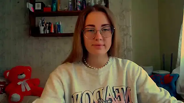 luxie milady online show from October 2, 2025, 10:00 am