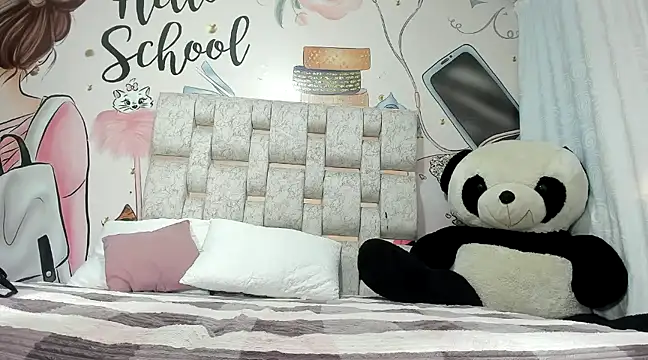 EMMA SWEETT1 online show from January 18, 2025, 3:27 pm