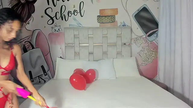 EMMA SWEETT1 online show from February 14, 2025, 12:47 pm