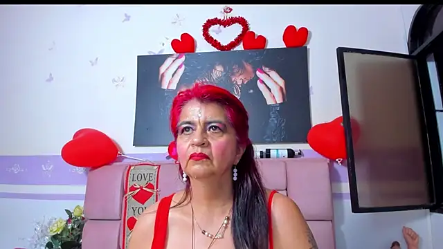 Snapshot of RoxetteMature chatting on February 14, 2025, 3:43 am RoxetteMature online show from February 14, 2025, 3:43 am