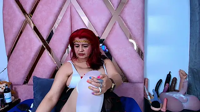 Snapshot of RoxetteMature chatting on May 27, 2026, 12:13 pm RoxetteMature online show from May 27, 2026, 12:13 pm