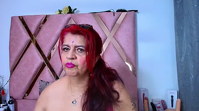 Snapshot of RoxetteMature chatting on July 15, 2026, 12:10 pm RoxetteMature online show from July 15, 2026, 12:10 pm