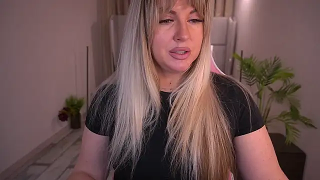 KiraCandyS online show from January 26, 2025, 8:45 pm