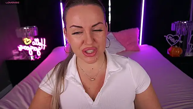 KiraCandyS online show from November 7, 2025, 3:23 pm