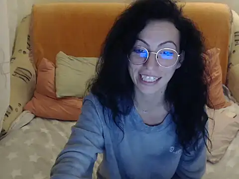 Emmatoo online show from November 7, 2025, 9:48 pm