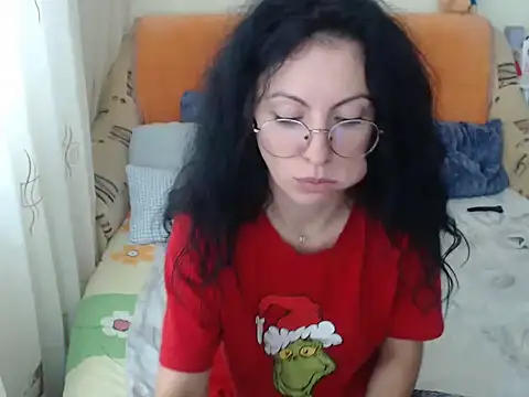 Emmatoo online show from November 25, 2025, 10:59 am