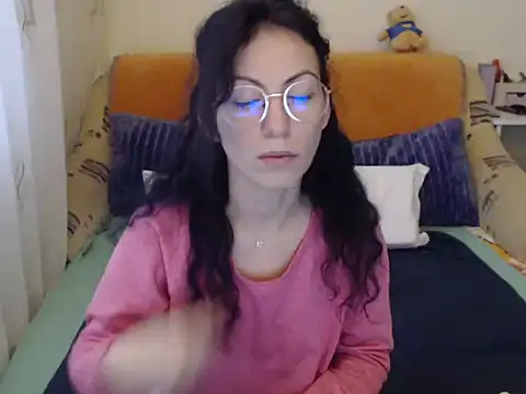 Emmatoo online show from December 1, 2025, 11:59 am