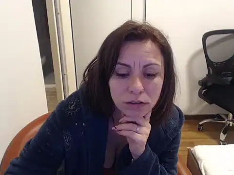 Emmatoo online show from March 21, 2026, 9:18 pm