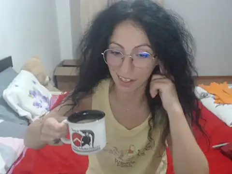 Snapshot of Emmatoo chatting on July 15, 2026, 5:40 pm Emmatoo online show from July 15, 2026, 5:40 pm