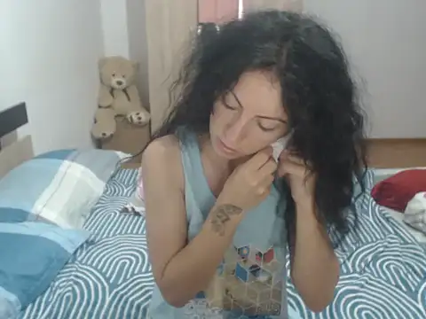 Snapshot of Emmatoo chatting on July 20, 2026, 4:05 am Emmatoo online show from July 20, 2026, 4:05 am