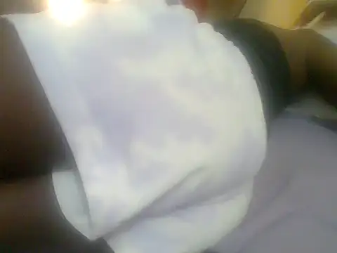 Snapshot of Pretty_ellahh chatting on March 20, 2026, 8:35 pm Pretty ellahh online show from March 20, 2026, 8:35 pm