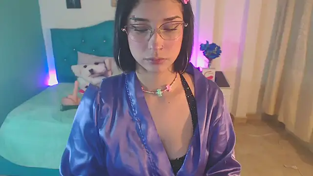 Snapshot of Cinthya-Gomez6 chatting on March 18, 2025, 11:19 am Cinthya-Gomez6 online show from March 18, 2025, 11:19 am