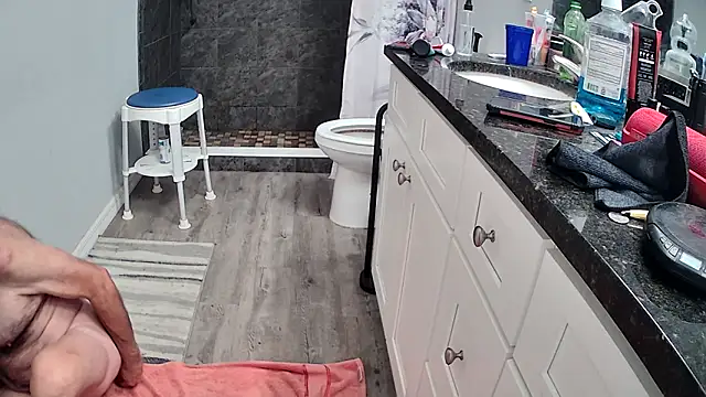 lou63ponce online show from April 28, 2026, 9:42 pm