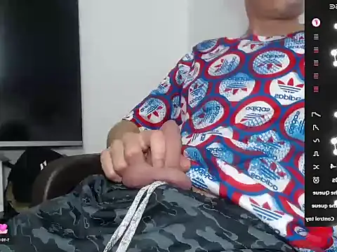 Snapshot of trebollhht chatting on January 9, 2025, 2:07 pm trebollhht online show from January 9, 2025, 2:07 pm