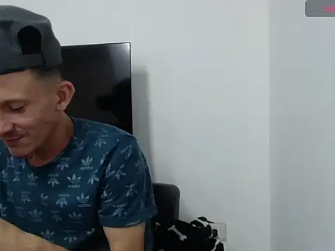 Snapshot of trebollhht chatting on January 13, 2025, 9:09 pm trebollhht online show from January 13, 2025, 9:09 pm