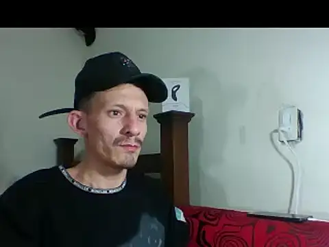 Snapshot of trebollhht chatting on January 21, 2025, 4:21 am trebollhht online show from January 21, 2025, 4:21 am