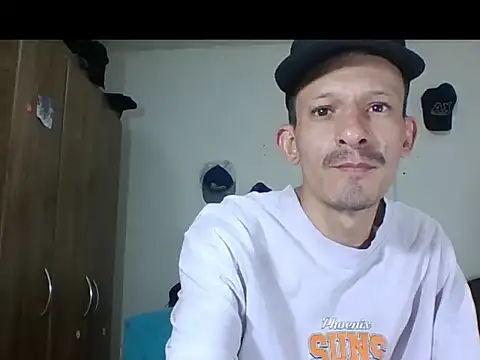 Snapshot of trebollhht chatting on January 31, 2025, 8:22 pm trebollhht online show from January 31, 2025, 8:22 pm