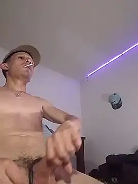 Snapshot of trebollhht chatting on February 12, 2025, 2:56 am trebollhht online show from February 12, 2025, 2:56 am