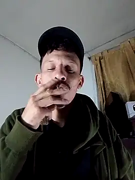 Snapshot of trebollhht chatting on March 2, 2025, 3:56 am trebollhht online show from March 2, 2025, 3:56 am