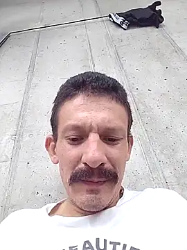 Snapshot of trebollhht chatting on December 19, 2025, 7:10 pm trebollhht online show from December 19, 2025, 7:10 pm