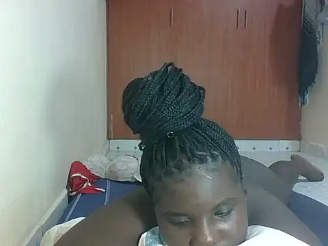 hotebbbyy online show from May 15, 2026, 12:39 am