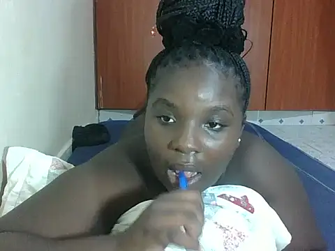 hotebbbyy online show from May 20, 2026, 5:52 pm
