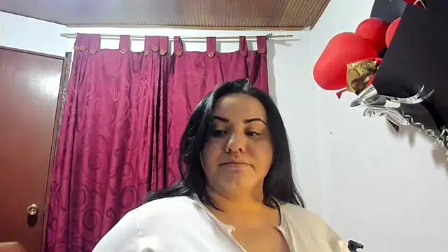 tetasgrandes karol online show from December 27, 2024, 7:14 pm