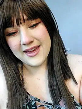 ItsNaiixa online show from December 1, 2025, 10:48 pm