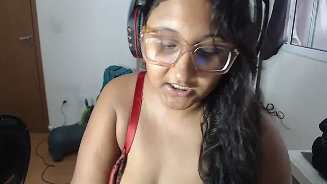 littlejady online show from February 25, 2026, 2:37 pm