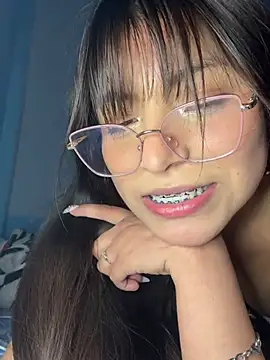 Snapshot of Lily_candy_X chatting on December 18, 2024, 9:04 am Lily candy X online show from December 18, 2024, 9:04 am