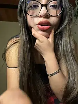 Lily candy X online show from June 6, 2026, 5:12 am