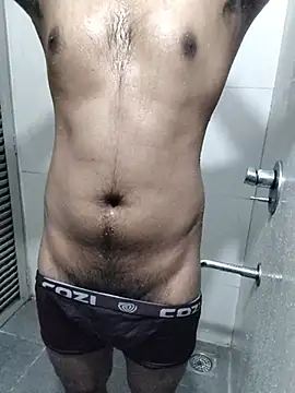 hottboy 39 online show from May 27, 2026, 7:55 pm