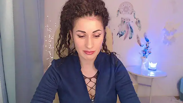 MaryMalory11 online show from December 18, 2024, 4:28 pm