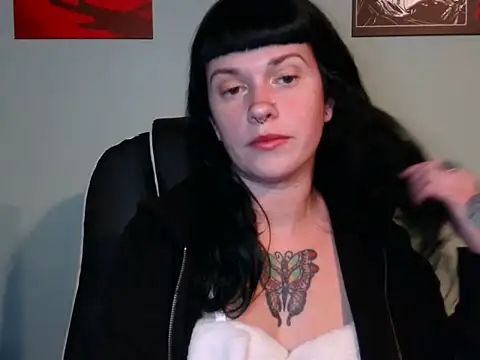 Snapshot of Marcelinegoddess chatting on December 4, 2024, 3:48 am Marcelinegoddess online show from December 4, 2024, 3:48 am