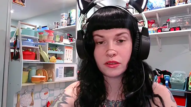 Snapshot of Marcelinegoddess chatting on February 17, 2025, 3:58 am Marcelinegoddess online show from February 17, 2025, 3:58 am