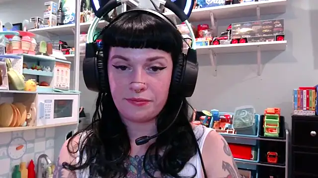 Snapshot of Marcelinegoddess chatting on February 26, 2025, 3:21 am Marcelinegoddess online show from February 26, 2025, 3:21 am