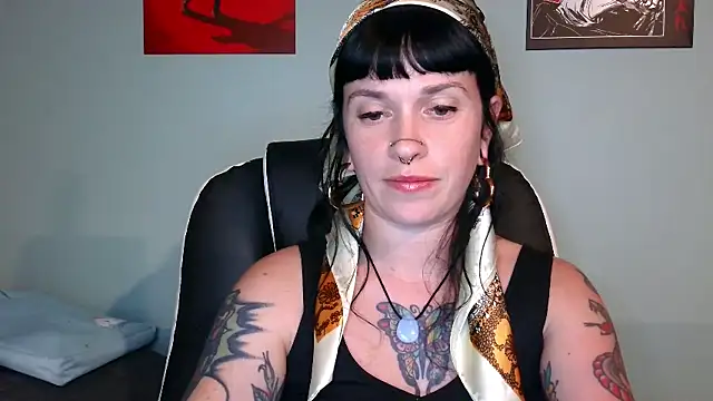 Snapshot of Marcelinegoddess chatting on October 19, 2025, 2:34 am Marcelinegoddess online show from October 19, 2025, 2:34 am