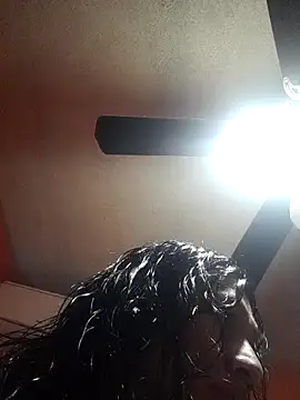 miicheele32 online show from January 1, 2025, 9:09 pm