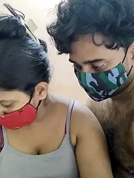 Snapshot of IND_COUPLE1 chatting on December 21, 2024, 9:23 am IND COUPLE1 online show from December 21, 2024, 9:23 am