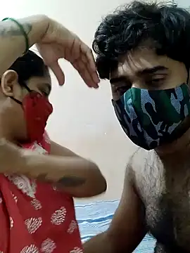 Snapshot of IND_COUPLE1 chatting on December 21, 2024, 6:55 pm IND COUPLE1 online show from December 21, 2024, 6:55 pm